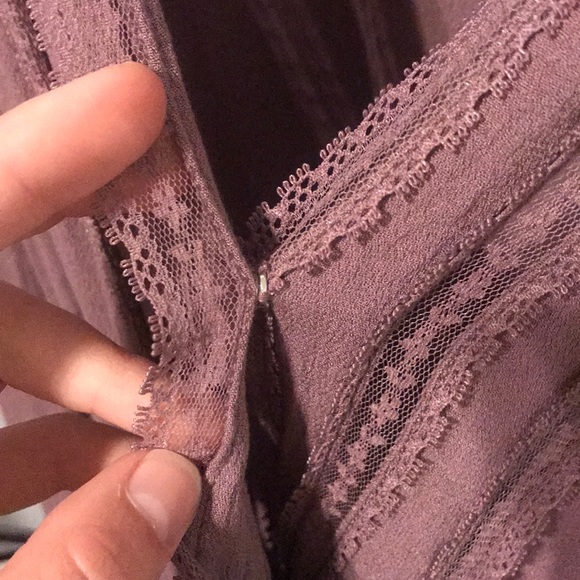 FOREVER 21 v neck long sleeve top - Picture 3 of 5